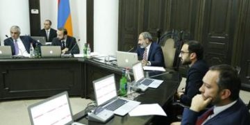 «Փաստ». «Նախկինները ո՞նց կարող են ճիշտ խորհուրդ տալ». հայտնի է, թե ով է հակաճգնաժամային փաթեթների «կնքահայրը»