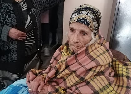 90-ամյա տատիկը շրջափակումից հետո հասել է Հայաստան, վերջին անգամ գրկել որդուն եւ մահացել նրա գրկում
