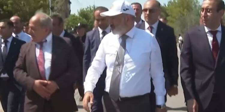 Վարչապետը հասել է Սեւակավան՝ Տիգրանաշենի քթի տակ, բայց խուսափել է այցելել գյուղ.«Հրապարակ»